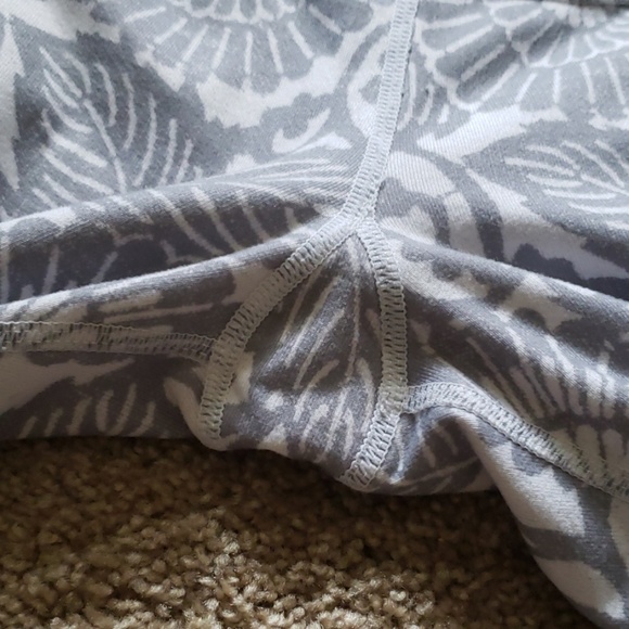 Lululemon leggings - Picture 6 of 6